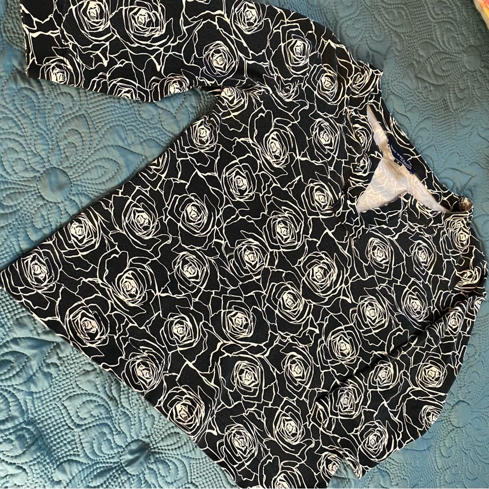 Jones New York Black and White Top